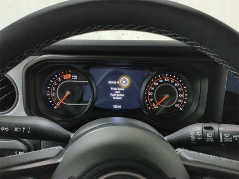 Used 2025 Jeep Wrangler Sport S image 33