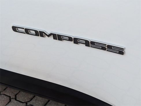 Used 2022 Jeep Compass Latitude w/ Sun and Sound Group image 19