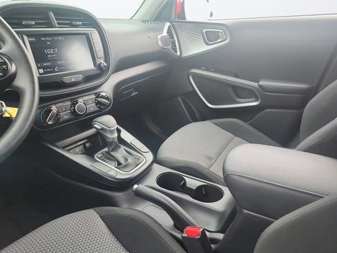 Certified 2022 Kia Soul LX FWD image 10