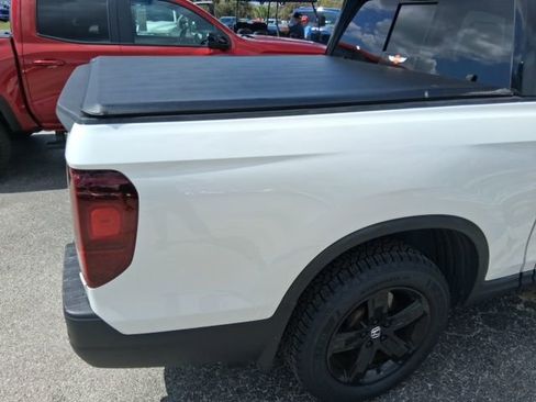 Used 2022 Honda Ridgeline Black Edition image 3