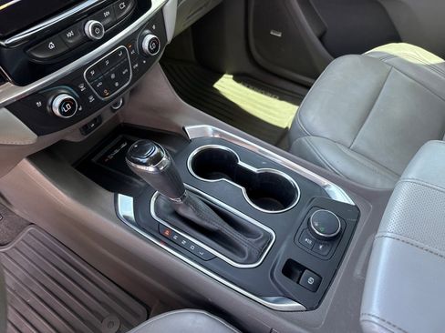 Used 2018 Chevrolet Traverse Premier w/ Driver Confidence II Package FWD image 22