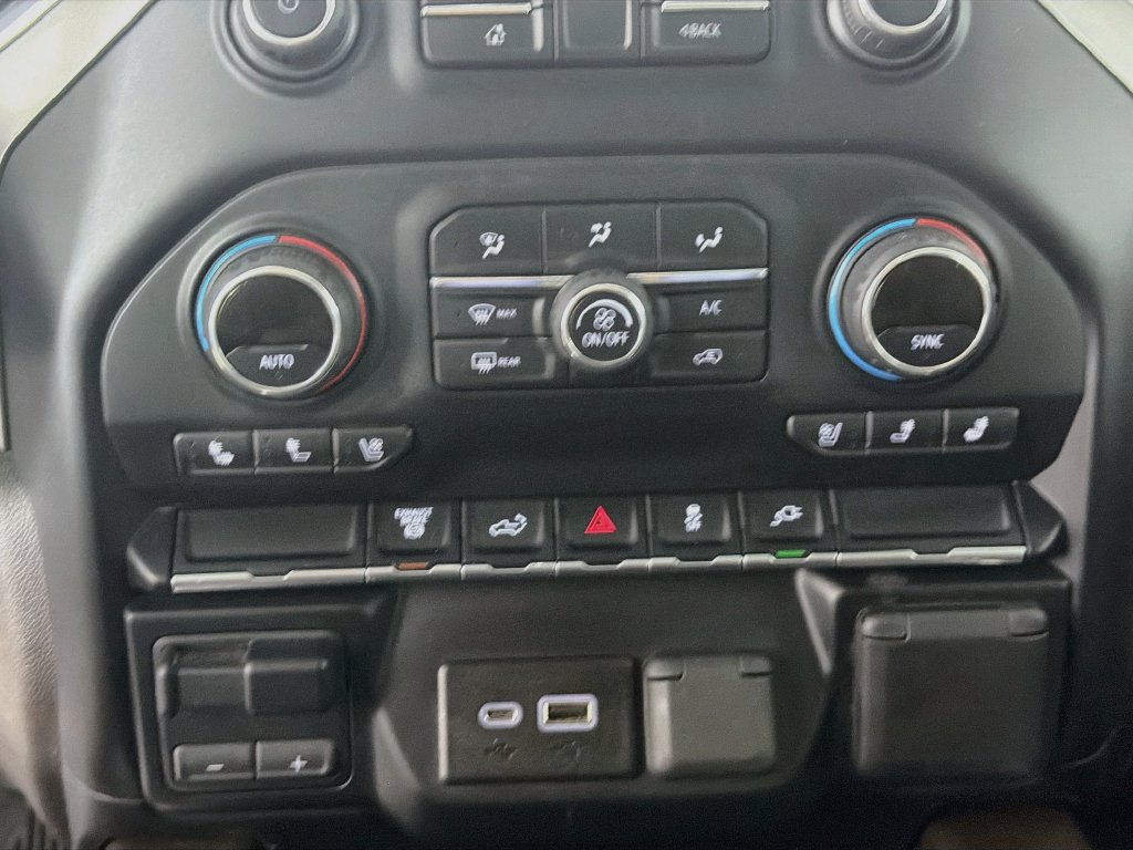 Used 2020 Chevrolet Silverado 3500 LTZ w/ LTZ Convenience Package AWD/4WD image 17