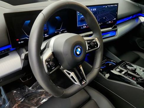 Used 2024 BMW i5 eDrive40i w/ M Sport Package RWD image 48