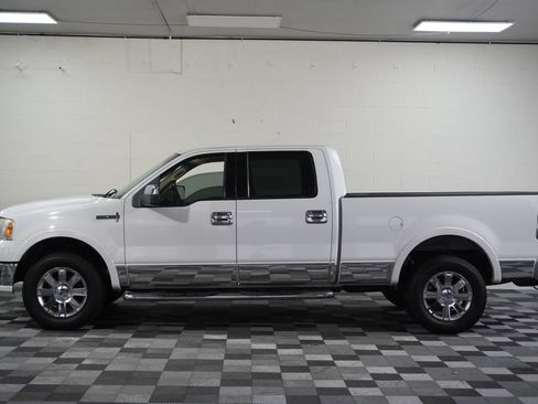 Used 2007 Lincoln Mark LT 4x4 image 2