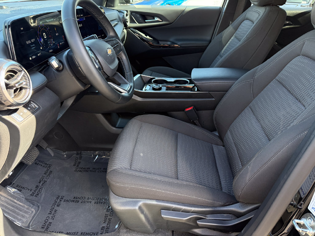 Used 2026 Chevrolet Equinox LT AWD/4WD image 24