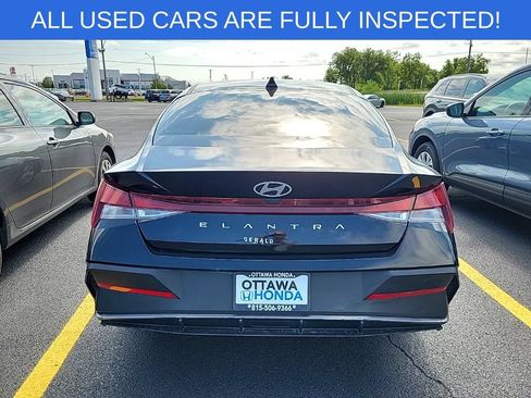 Used 2024 Hyundai Elantra SE FWD image 3