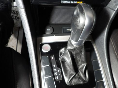 Used 2021 Volkswagen Passat 2.0T SE image 15