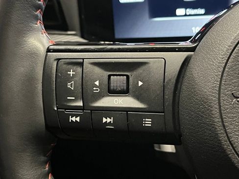 Used 2025 Nissan Kicks SR w/ SR Premium Package image 25