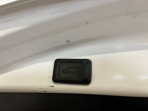 Used 2017 Toyota RAV4 XLE image 33