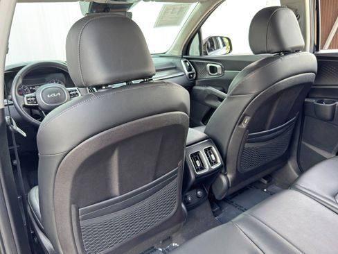 Used 2022 Kia Sorento S w/ Panoramic Sunroof Package image 33