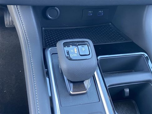 New 2025 Nissan Pathfinder SV w/ Black Appearance Package image 31