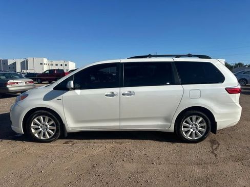 Used 2017 Toyota Sienna XLE w/ XLE Navigation Package AWD/4WD image 2