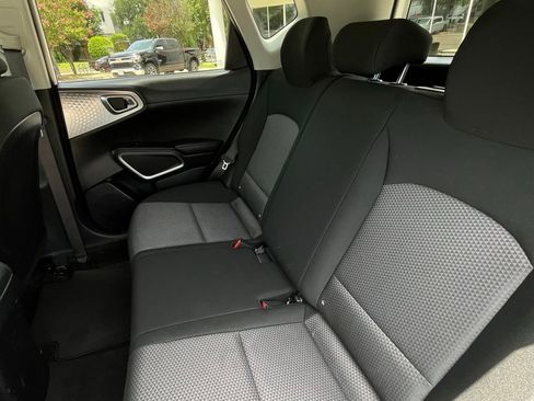 Used 2024 Kia Soul LX w/ Option Group 015 FWD image 21