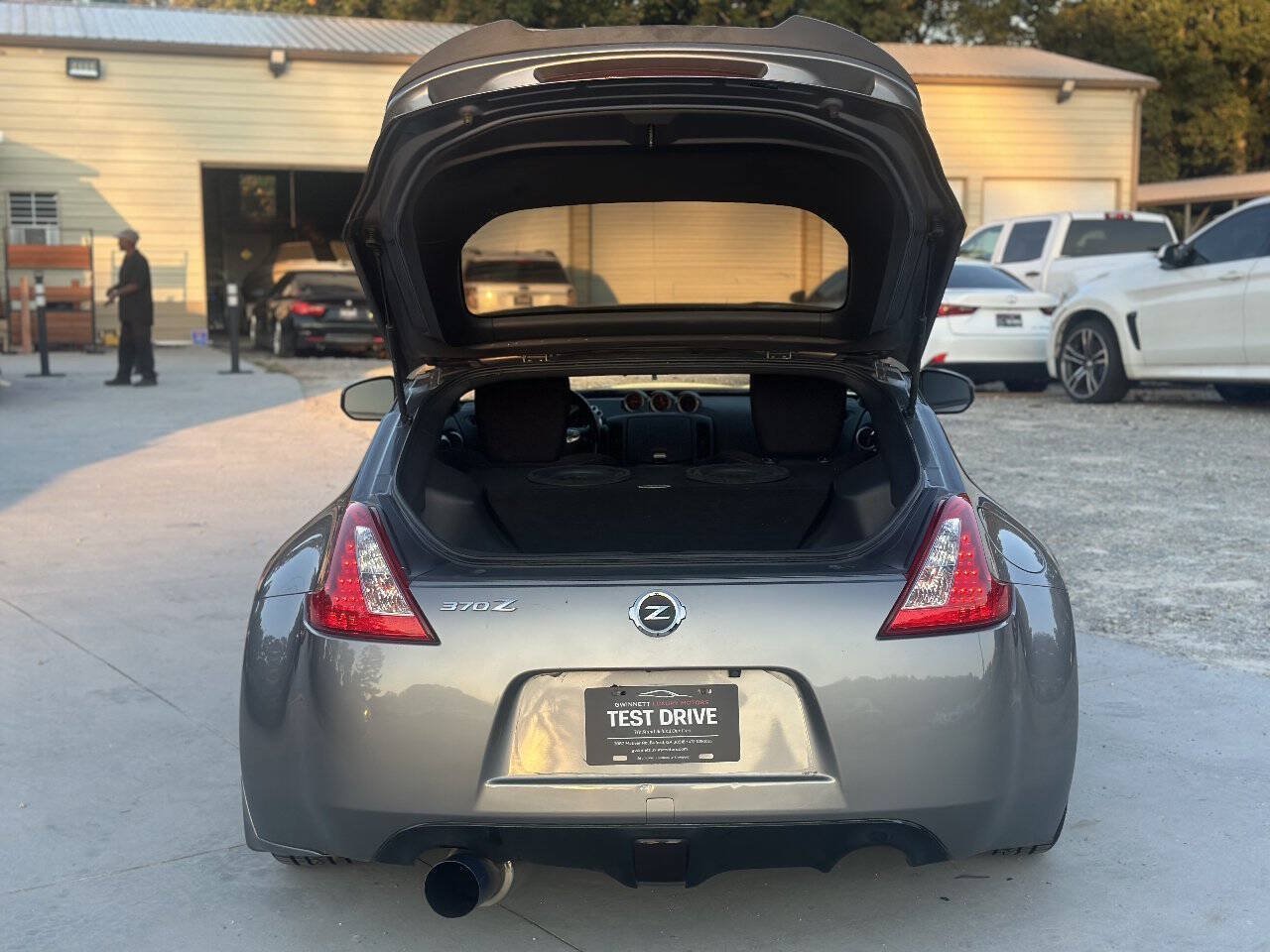 Used 2009 Nissan 370Z Coupe RWD image 7