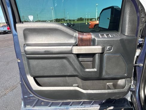 Used 2016 Ford F150 Platinum w/ Equipment Group 701A Luxury AWD/4WD image 7