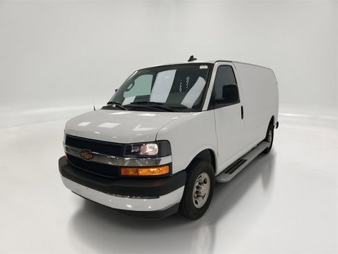 Used 2024 Chevrolet Express 2500 w/ Driver Convenience Package image 3