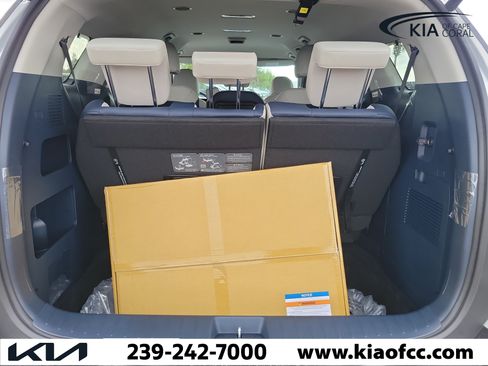 New 2026 Kia Carnival EX FWD image 10
