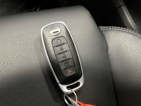 Used 2025 Nissan Rogue SL w/ SL Premium Package AWD/4WD image 39