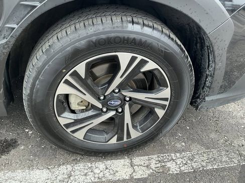 Used 2024 Subaru Crosstrek 2.0i Premium image 17