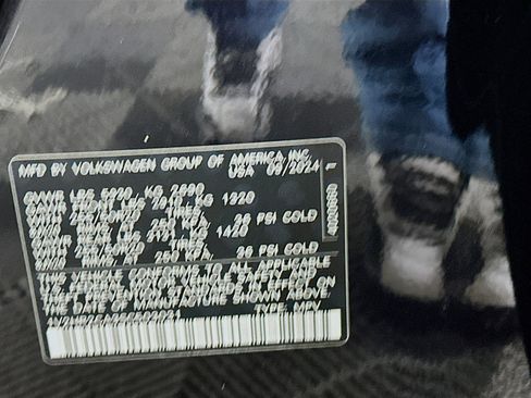 Used 2025 Volkswagen Atlas SE image 12