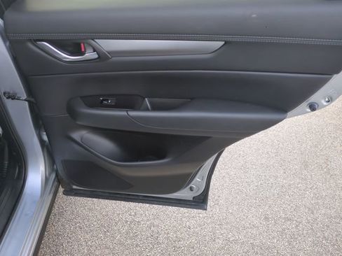 Used 2021 MAZDA CX-5 Touring image 31