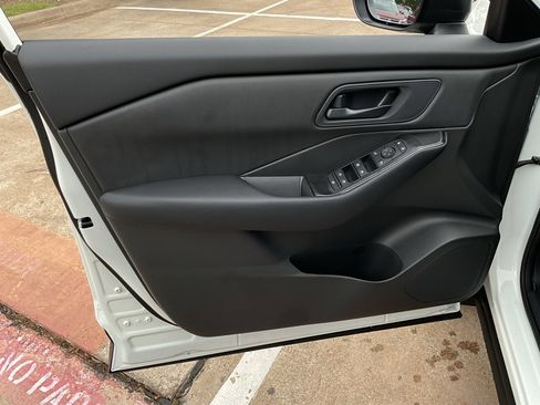 New 2025 Nissan Rogue S image 11