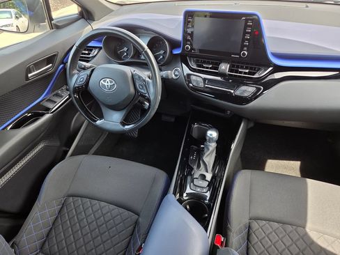 Used 2021 Toyota C-HR XLE FWD image 30