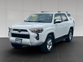 Used 2022 Toyota 4Runner SR5 Premium w/ Moonroof Package AWD/4WD video 1