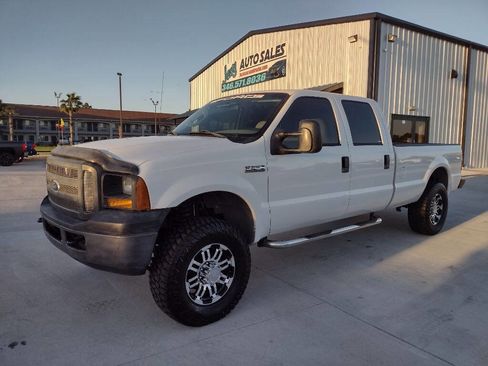 Used 2006 Ford F250 2WD Crew Cab Super Duty image 3