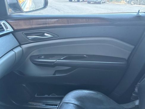Used 2010 Cadillac SRX Luxury image 27