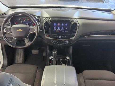 Used 2020 Chevrolet Traverse LT w/ Driver Confidence II Package image 2