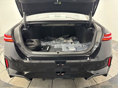 New 2027 BMW i5 xDrive40 AWD/4WD image 21