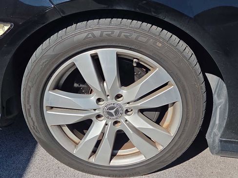 Used 2011 Mercedes-Benz E 350 BlueTEC Sedan image 9