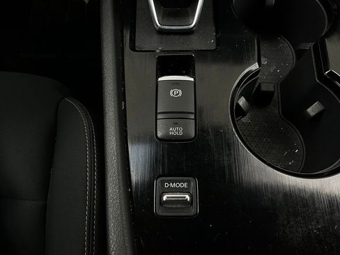 Used 2023 Nissan Rogue S image 22