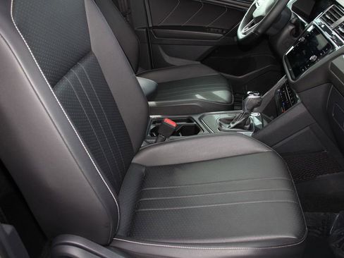 Used 2022 Volkswagen Tiguan SE R-Line FWD image 27