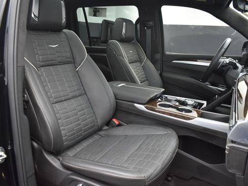 Certified 2025 Cadillac Escalade ESV Sport Platinum image 43