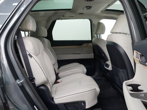 Used 2025 Hyundai Palisade Limited image 12