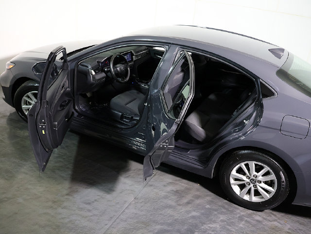 Used 2025 Toyota Camry LE FWD image 5