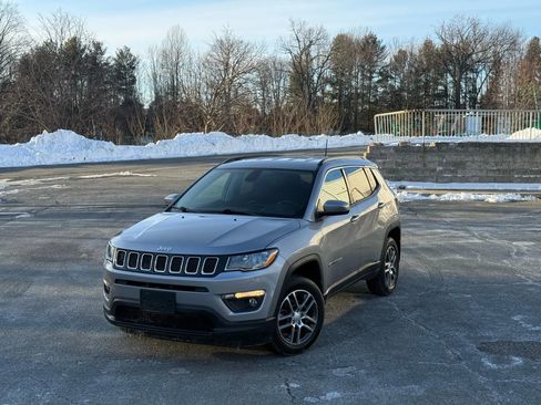Used 2018 Jeep Compass Latitude w/ Popular Equipment Group image 1