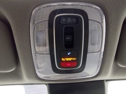 Used 2025 Hyundai Elantra SEL FWD image 29