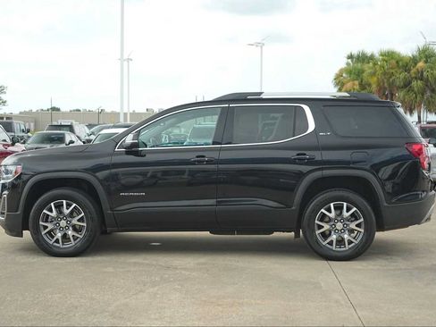 Used 2023 GMC Acadia SLT FWD image 3