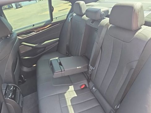 Used 2021 BMW 530i w/ Premium Package RWD image 44