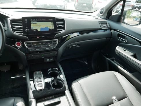 Used 2022 Honda Pilot Touring image 14