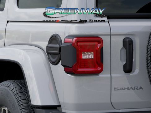 New 2026 Jeep Wrangler Unlimited Sahara AWD/4WD image 9