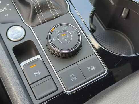 Certified 2023 Volkswagen Atlas Cross Sport SEL Premium R-Line image 28