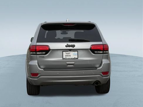 Used 2019 Jeep Grand Cherokee Altitude RWD image 8