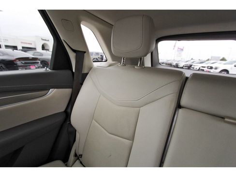 Used 2021 Cadillac XT5 Premium Luxury image 14