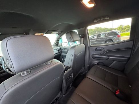 Used 2025 Chevrolet Colorado Trail Boss AWD/4WD image 22