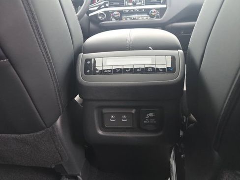 New 2026 Nissan Pathfinder Platinum image 23