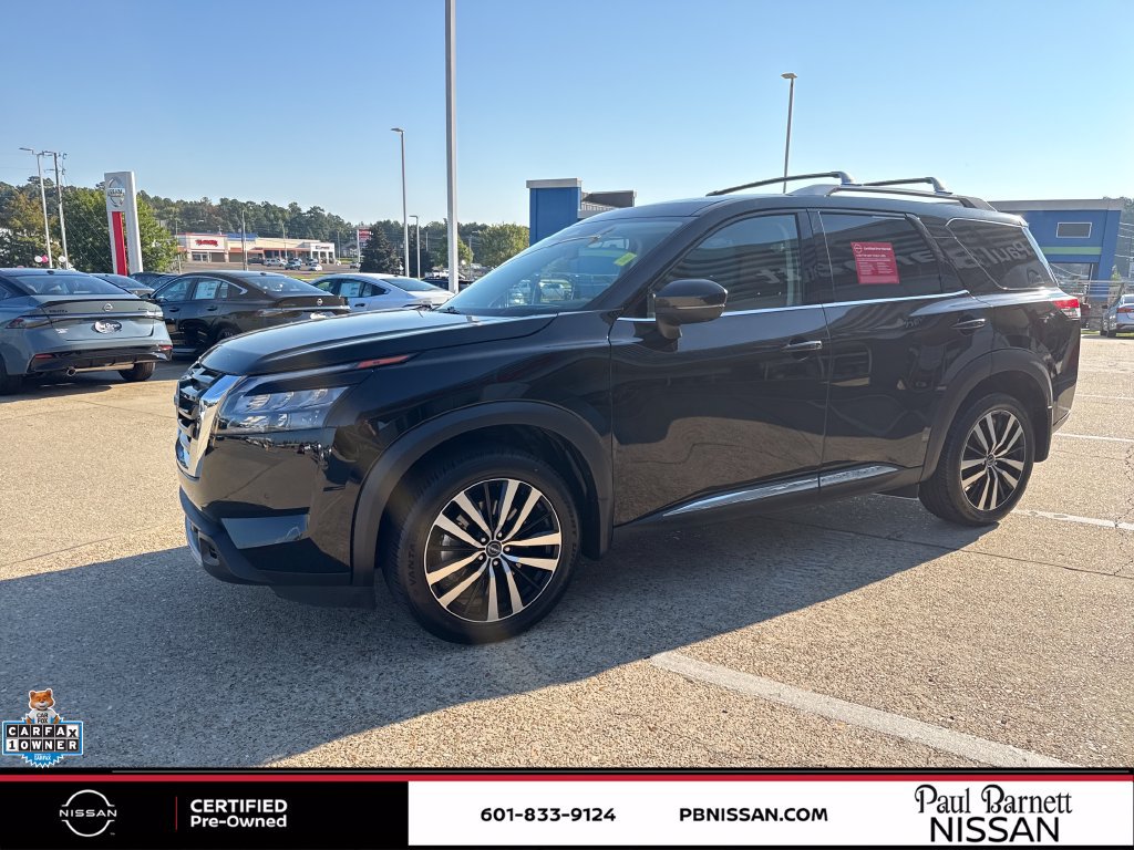 Certified 2025 Nissan Pathfinder Platinum FWD image 2